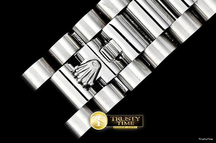 0114 RDD0214B – DayDate 36mm GoAnywhere 682